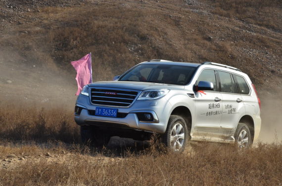 北京泊士联汽车销售中心主办的哈弗H9精英挑战赛在潮白河越野场地内举行