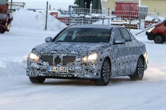 全新奔驰E级最新谍照曝光 车身尺寸增大