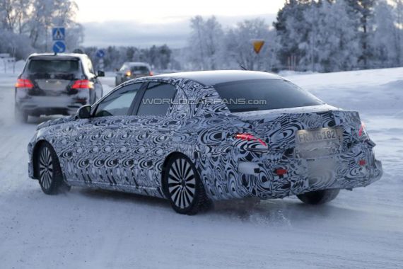 全新奔驰E级最新谍照曝光 车身尺寸增大 全新奔驰E级最新谍照曝光 车身尺寸增大