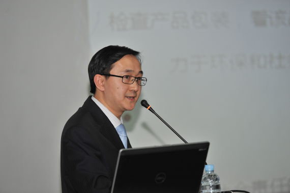 尼尔森中国区汽车领域总监赵新智在主题演讲