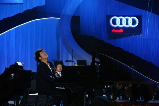 奥迪英杰汇品牌大使、国际钢琴巨星郎朗对于东西方不同风格音乐作品的完美呈现震撼全场