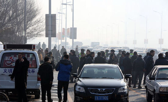 多地出租车停运 “专车”动了谁的奶酪？