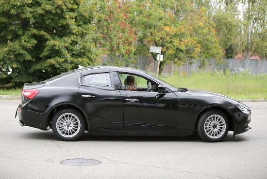 阿尔法-罗密欧Tipo 952轿车将于6月亮相