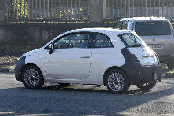 新款菲亚特500路试谍照曝光 将于9月首发 新款菲亚特500路试谍照曝光 将于9月首发