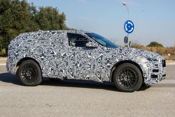 捷豹F-Pace测试谍照曝光 采用五座布局 捷豹F-Pace测试谍照曝光 采用五座布局