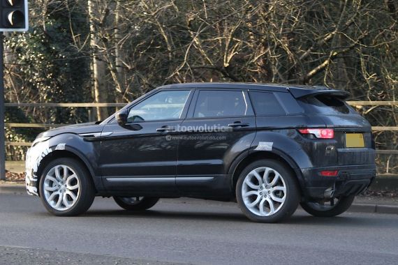 新款路虎揽胜极光谍照