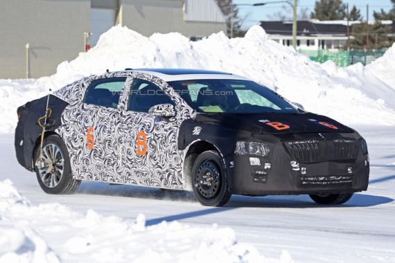 新款别克君越谍照