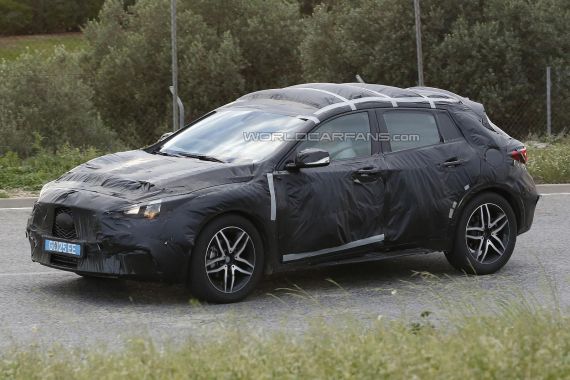 英菲尼迪Q30谍照