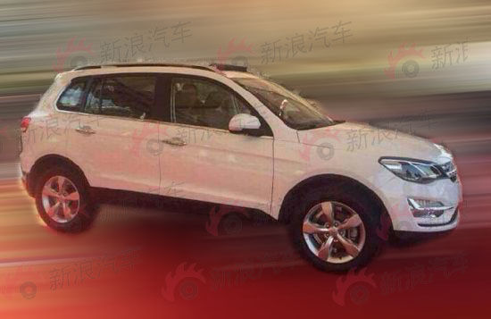 众泰T500无伪谍照曝光 借鉴途观造型