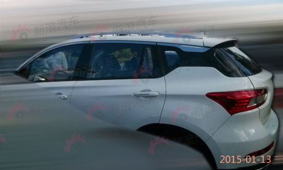 广汽传祺GS4量产车型无伪谍照曝光