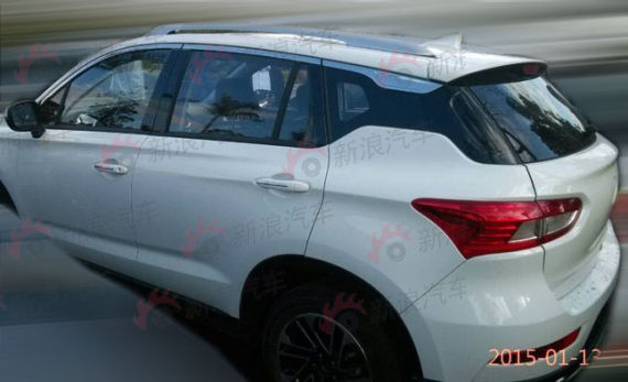广汽传祺GS4量产车型无伪谍照曝光