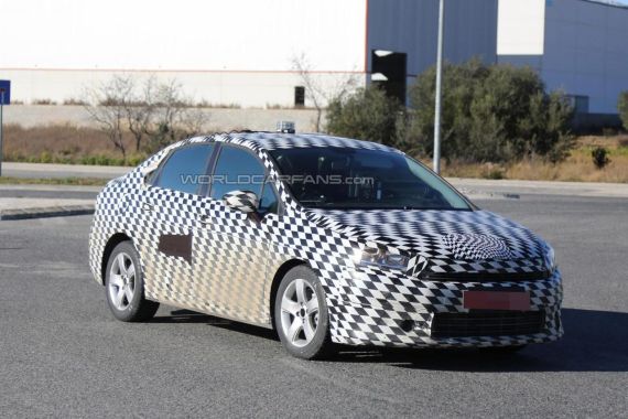 雪铁龙紧凑级轿车谍照 雪铁龙紧凑级轿车谍照