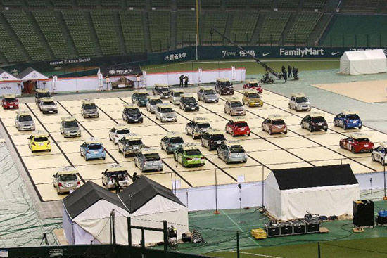 视频：别开生面的汽车当棋子 日本将棋大对决