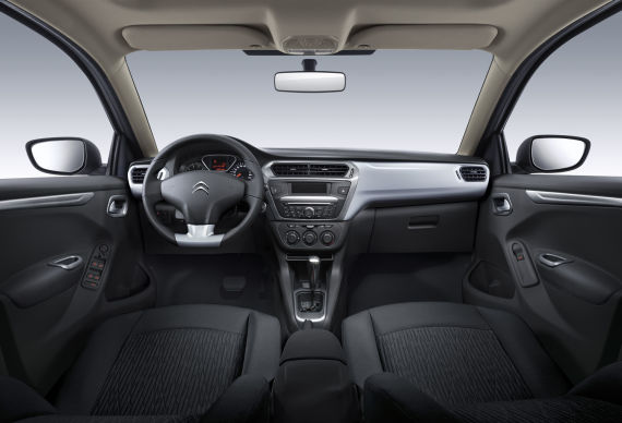 内饰全景 内饰全景