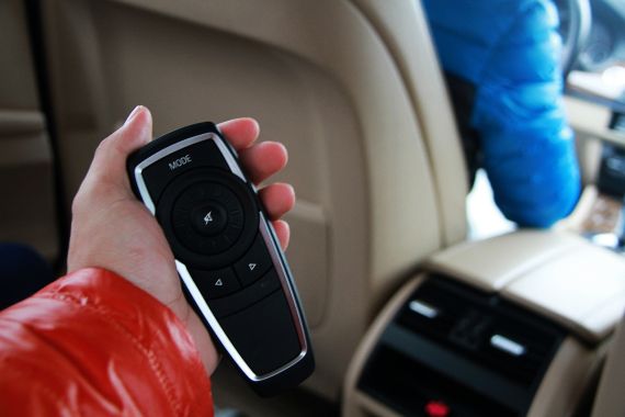 高配车型配备的音响遥控器 高配车型配备的音响遥控器