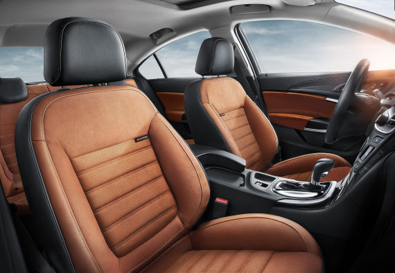 别克君威GS推Alcantara® 太妃棕镶拼绒面内饰焕新上市