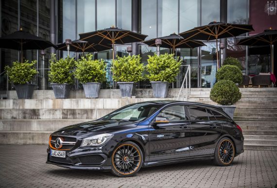奔驰发布CLA45 AMG OrangeArt版