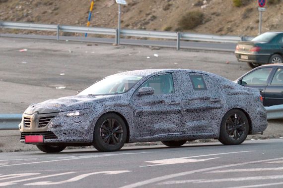 新一代雷诺拉古娜谍照曝光 新一代雷诺拉古娜谍照曝光