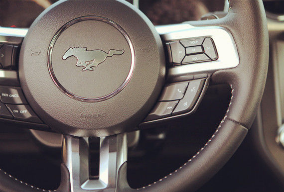 肌肉的涡轮时代 试驾福特全新野马