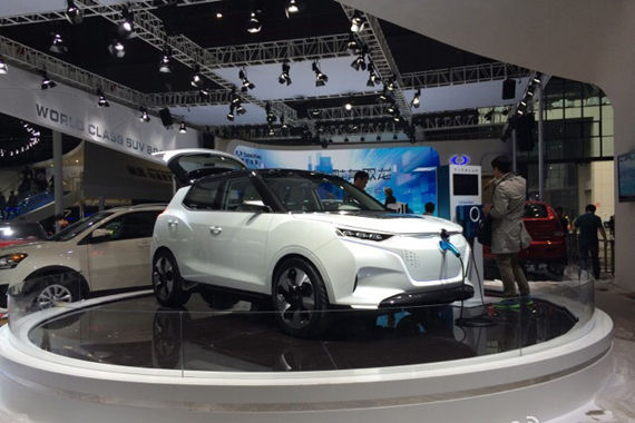 双龙电动概念车TIVOLAN 续航近500公里