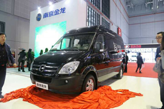 南京金龙D11纯电动商务车上海车展发布