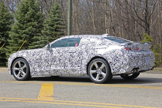 新一代科迈罗谍照