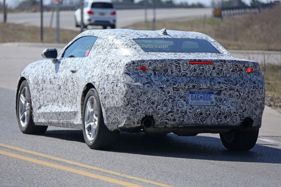 新一代科迈罗谍照