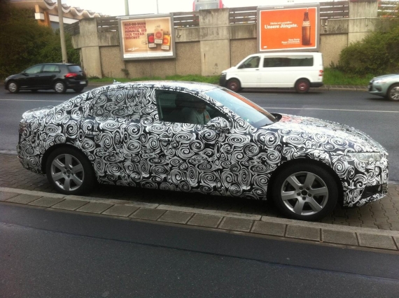 新一代奥迪A4德国路试曝光