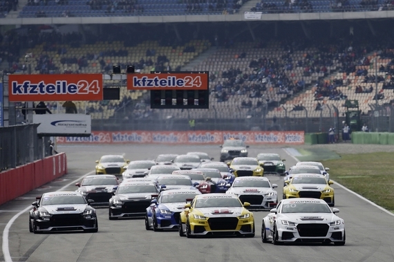 Audi Sport TT杯开赛 全新奥迪TT赛车亮相