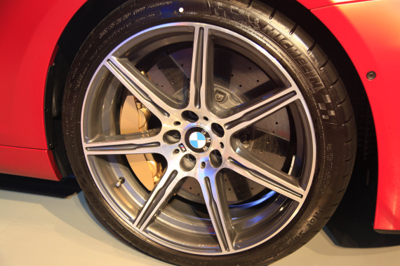 碳陶制动系统 碳陶制动系统