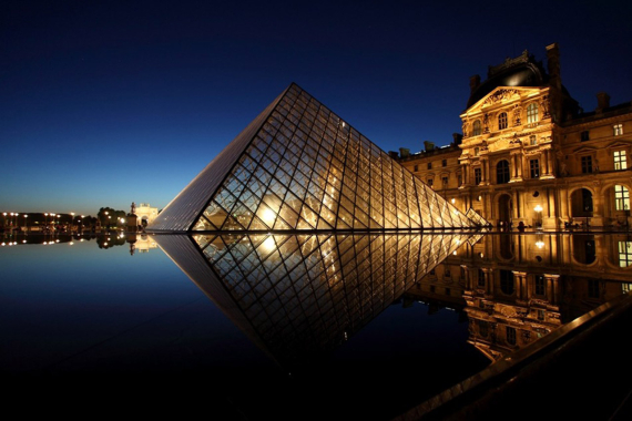  贝聿铭 现代艺术风格建筑《卢浮宫玻璃金字塔》