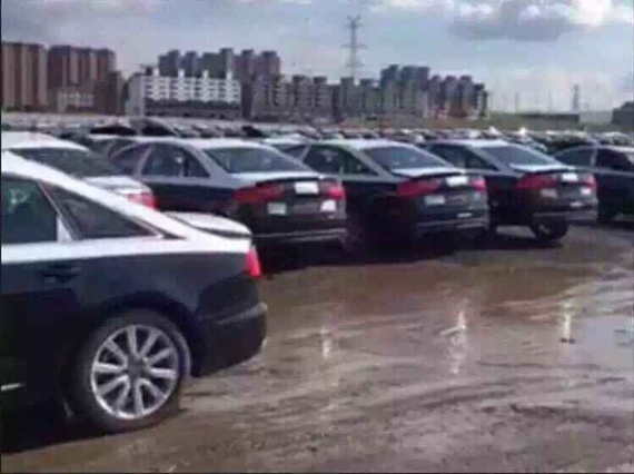 长春暴雨 奥迪新车停车场遭水泡 长春暴雨 奥迪新车停车场遭水泡
