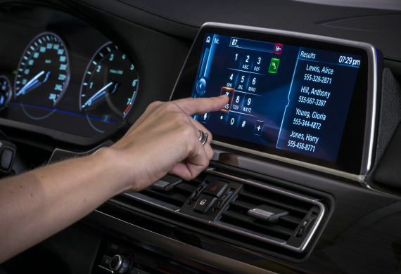 装备触摸屏的iDrive系统 装备触摸屏的iDrive系统