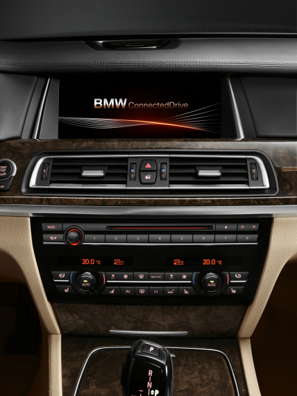 BMW互联驾驶界面