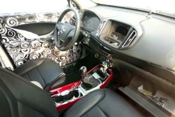 奇瑞T15内饰谍照曝光