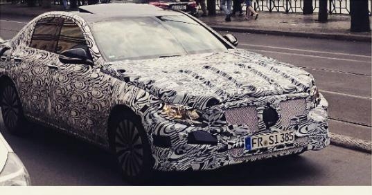 新一代奔驰E级最新谍照 