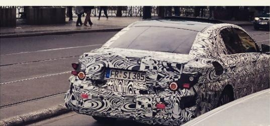 新一代奔驰E级最新谍照 