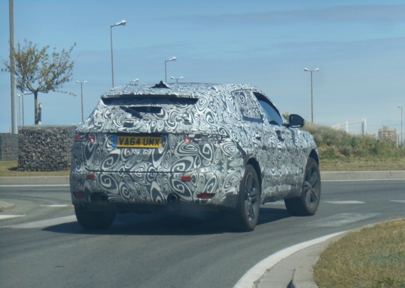 捷豹F-Pace最新谍照