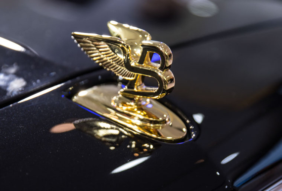 慕尚24K镶金双翼版车标 慕尚24K镶金双翼版车标