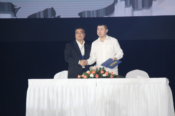 力帆股份(601777,股吧)(601777)与阿里汽车正式签署战略合作协议