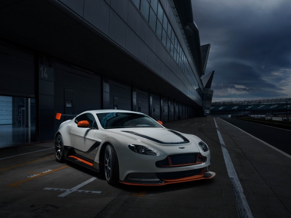 阿斯顿-马丁Vantage GT12