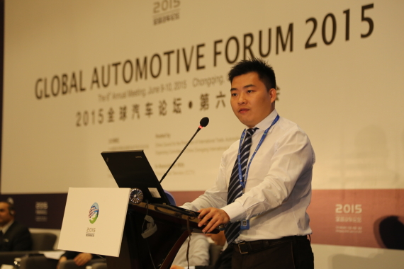 华西都市报年轻副总张雁飞