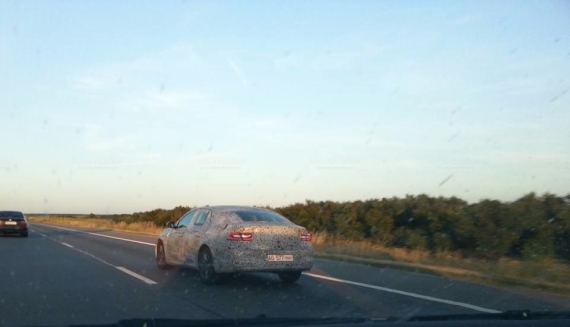 新一代雷诺拉古娜谍照曝光