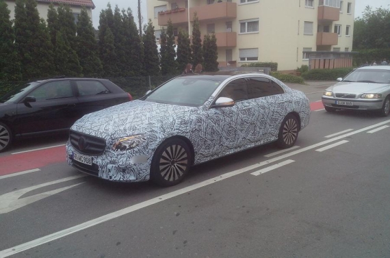 全新奔驰E级最新谍照曝光