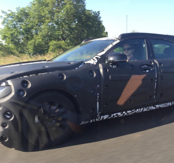 沃尔沃S90路试谍照曝光 沃尔沃S90路试谍照曝光