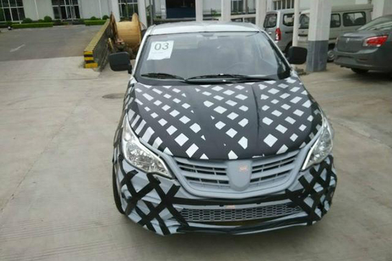 疑似宝骏全新MPV谍照