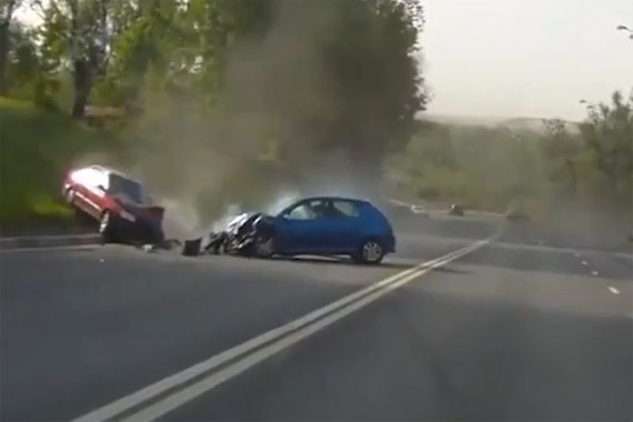 视频：各种撞！7月俄罗斯车祸合辑