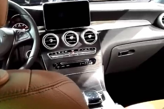 视频：胖哥带你看车展 奔驰GLC后排