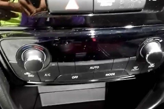 视频：胖哥带你看车展 铃木维特拉内部