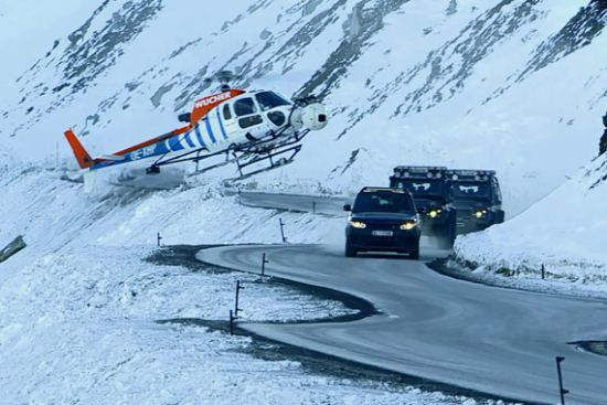 视频：007现场实拍 路虎驰骋雪地